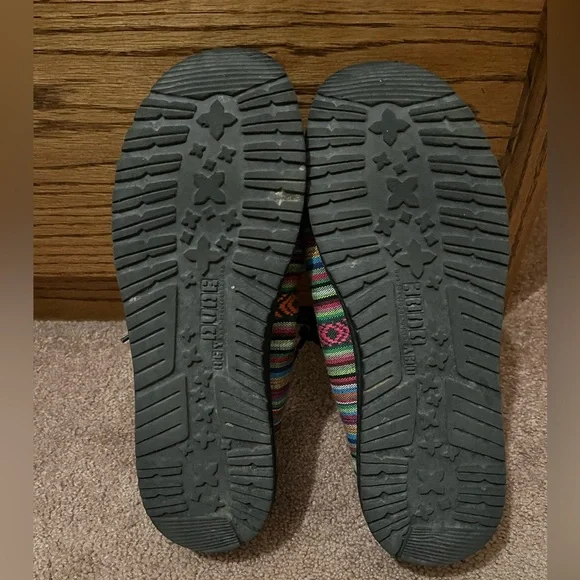 Hey Dude Wally Serape Shoes - Picture 4 of 5
